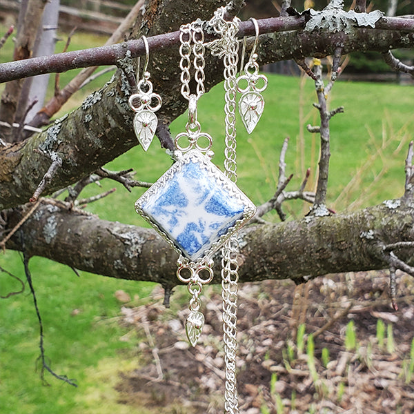 Porcelain and Silver Diamond Pendant with Earrings Set with Stamped Arrow Embellishment